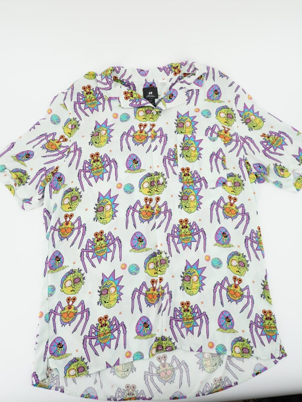 HM Rick and Morty Button Down Shirt Mens Large Spider Print Cartoon Network Hype